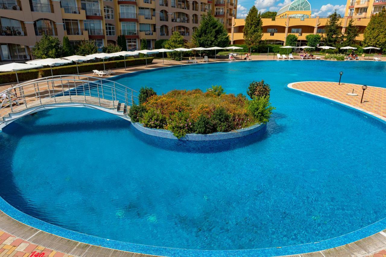 Menada Grand Resort Apartments Aheloy Bagian luar foto