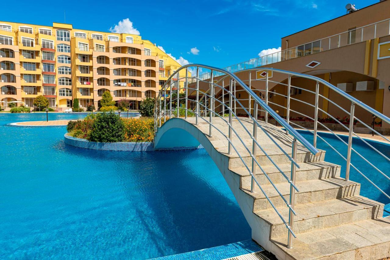 Menada Grand Resort Apartments Aheloy Bagian luar foto