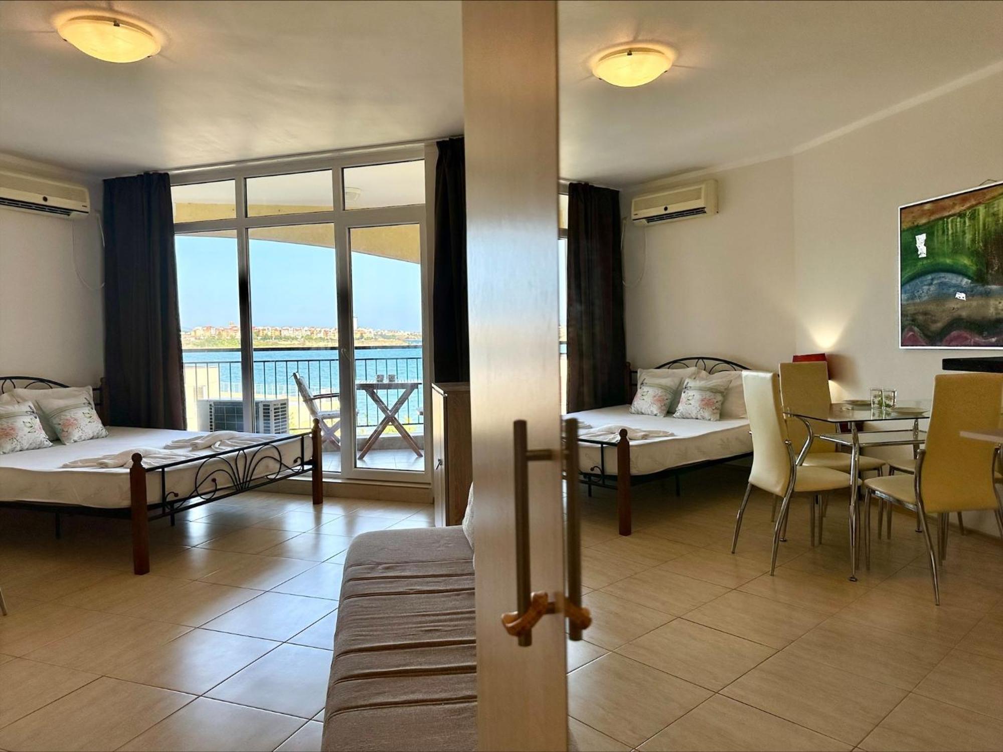 Menada Grand Resort Apartments Aheloy Ruang foto