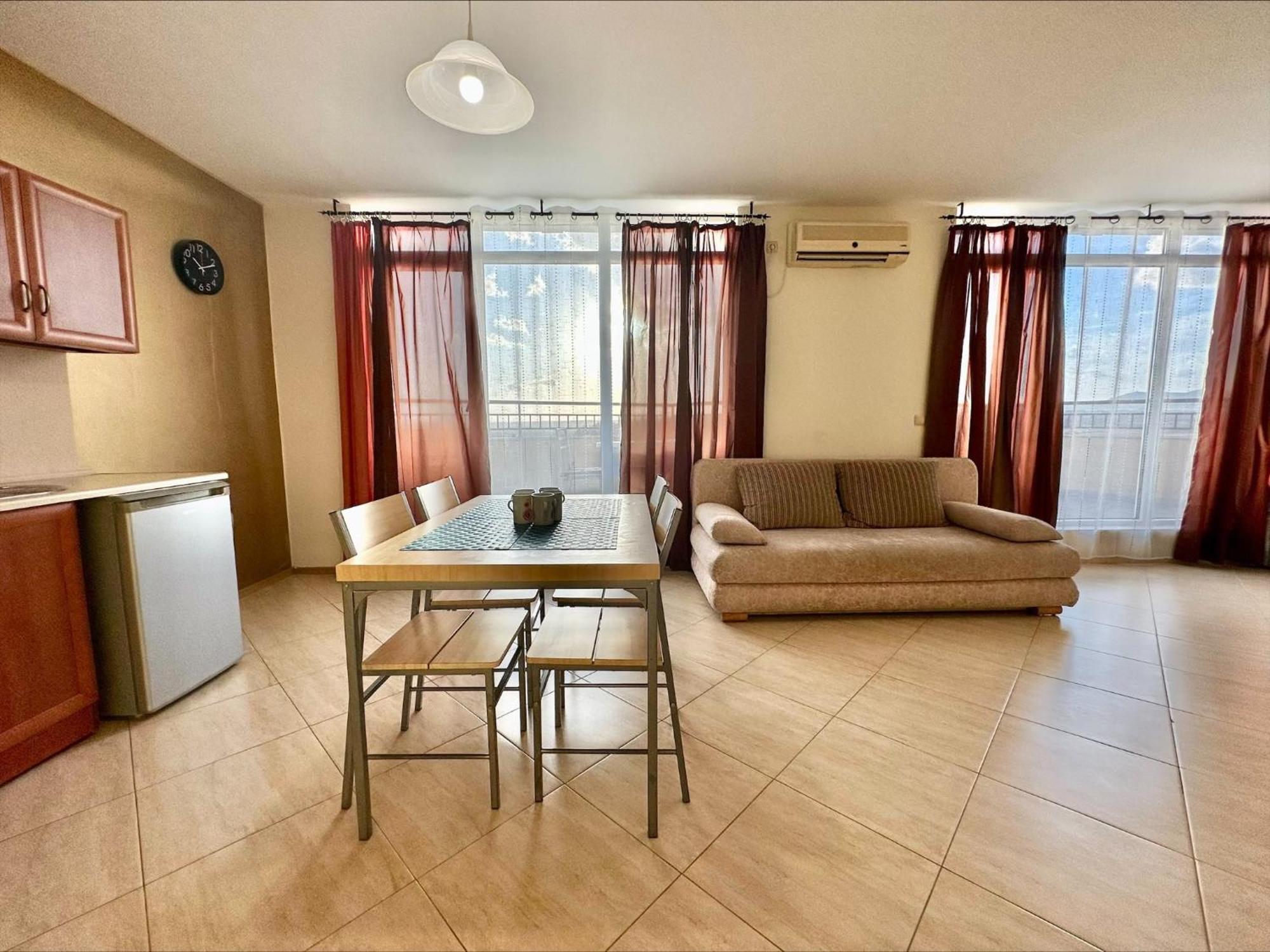 Menada Grand Resort Apartments Aheloy Ruang foto