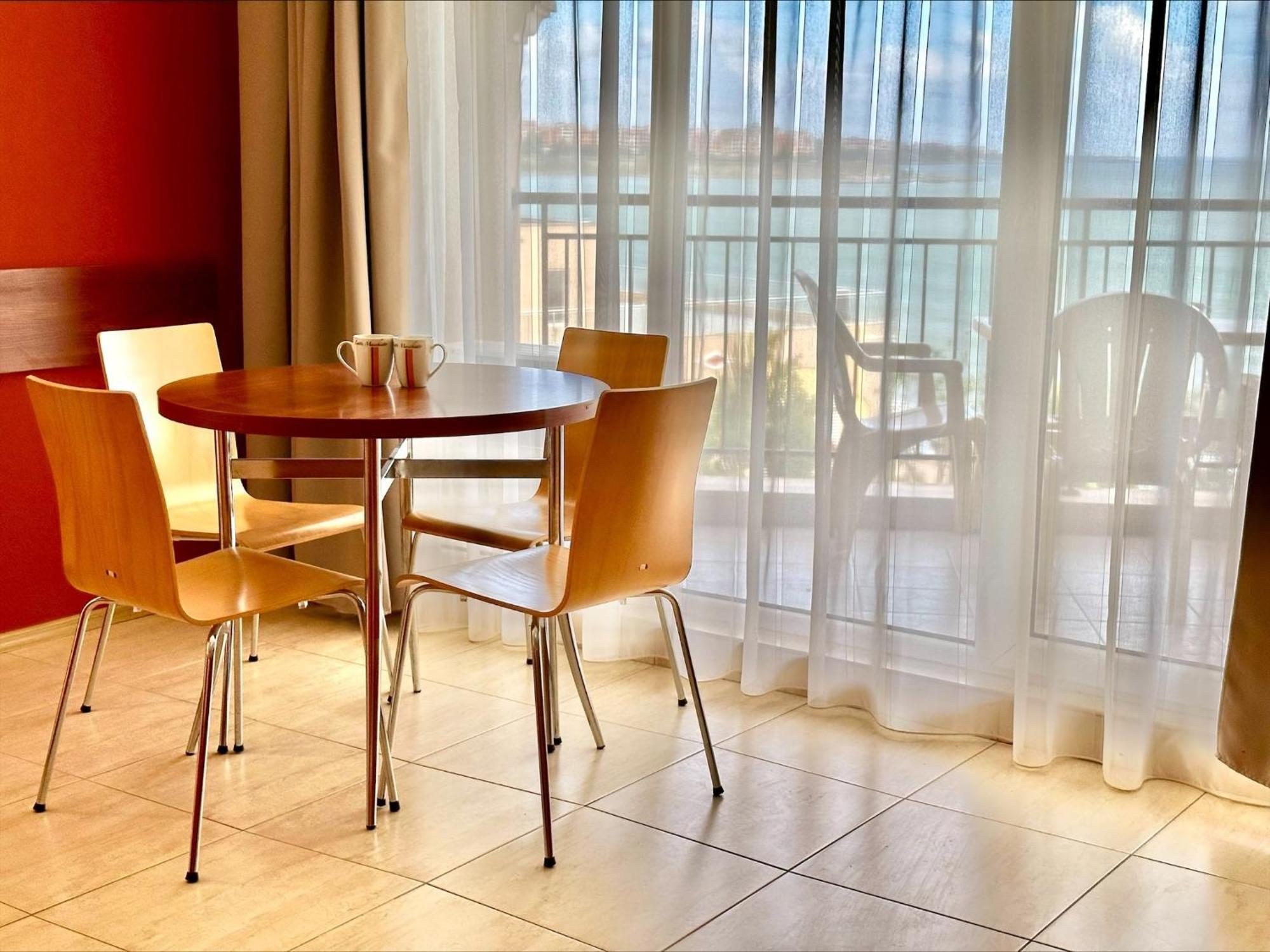 Menada Grand Resort Apartments Aheloy Ruang foto